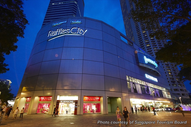 Singapore Raffles City Shopping Mall @ City Hall